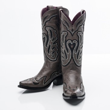 <a href="https://www.bellecristal.com/products-page/harmonious-hearts-collection/smokey-slate-gray/">Belle Cristal’s Swan Boot “Smokey”</a>              